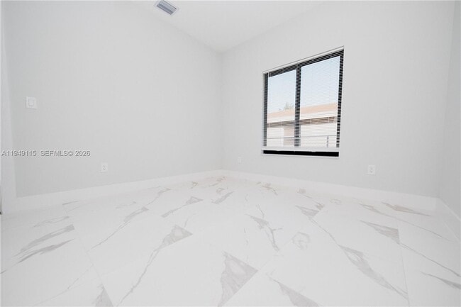 Building Photo - 820 Dr B J McCormick Ave