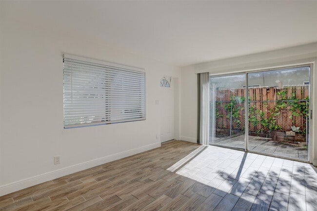 Building Photo - 4609 Bougainvilla Dr