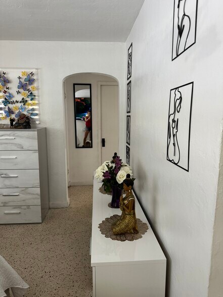 Building Photo - 1906 Rodman St