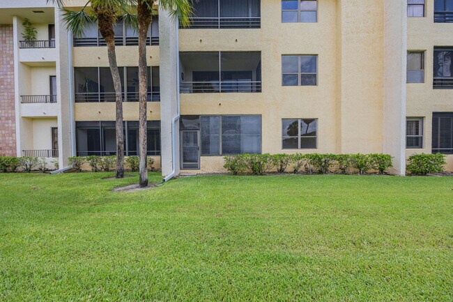 Building Photo - 7520 La Paz Blvd