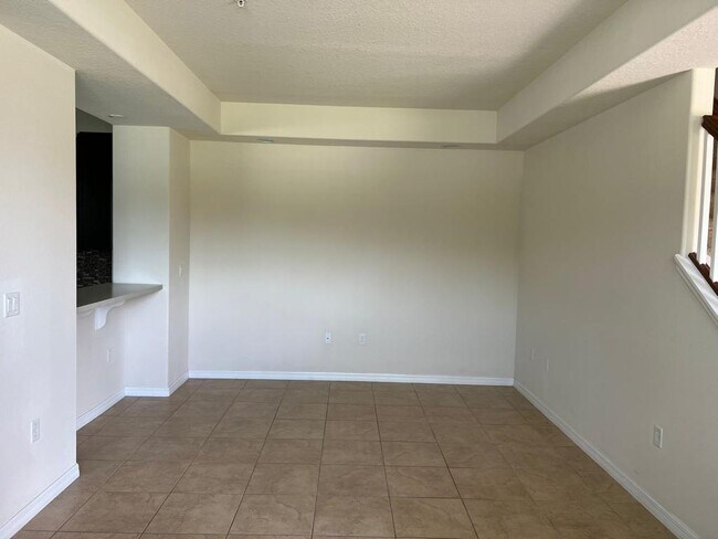 Building Photo - 9409 Silver Buttonwood St