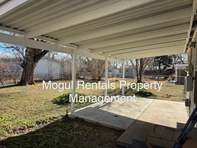 Building Photo - 3530 S Hiram St