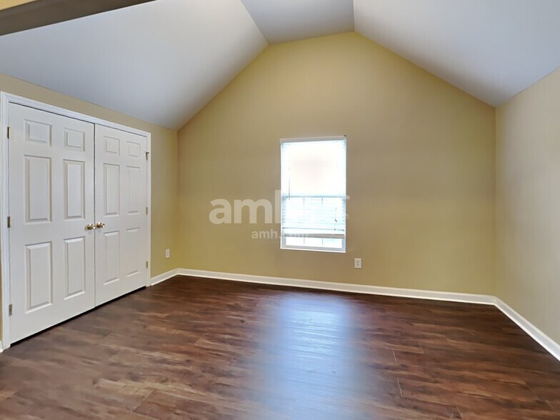 Building Photo - 3405 Rocket Ct