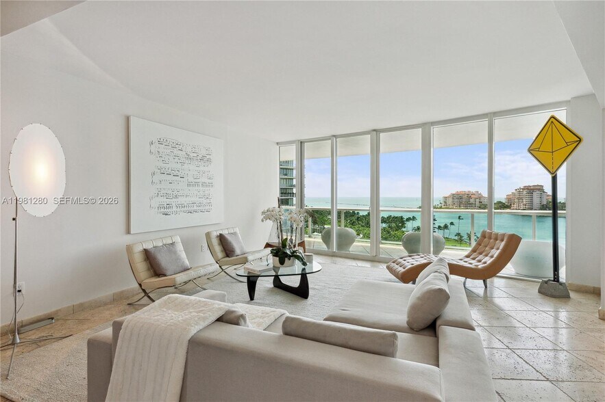 Building Photo - 1000 S Pointe Dr