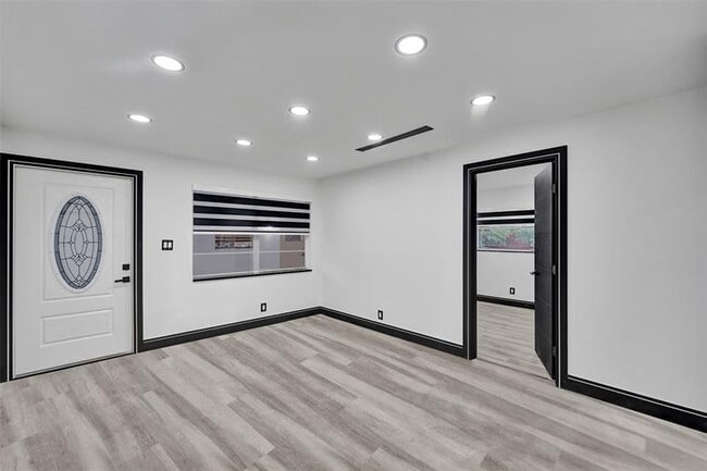 Building Photo - 5310 NW 16th St