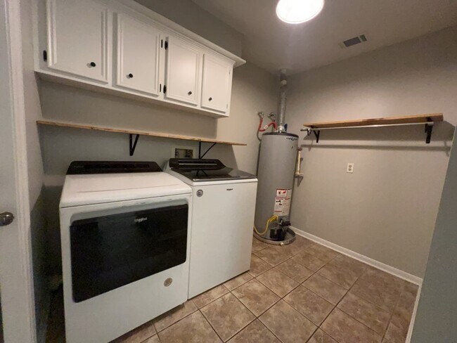 Building Photo - 30707 Martens Rd