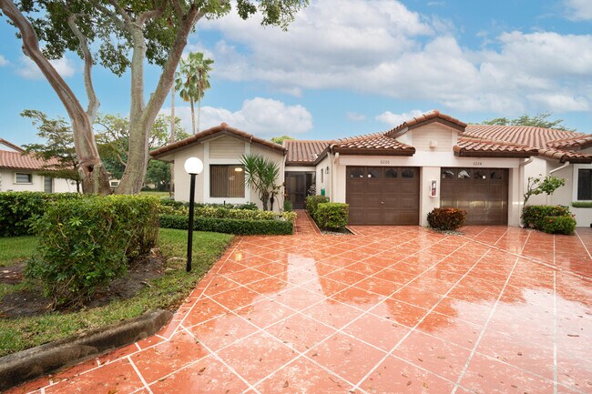 Building Photo - 6220 Kings Gate Cir