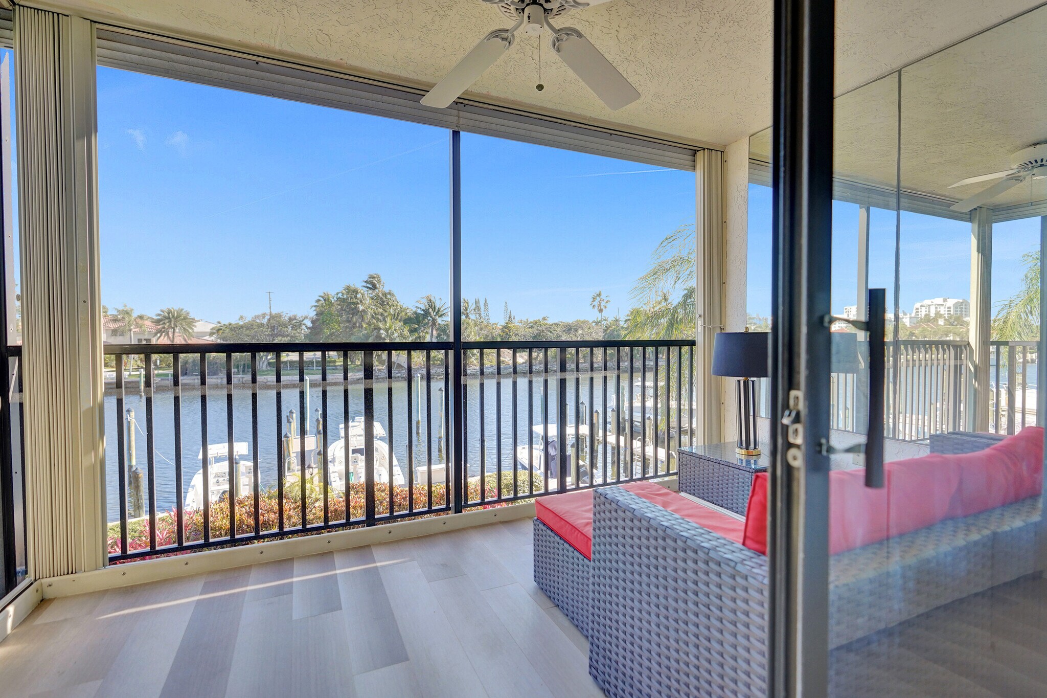 Building Photo - 270 Captains Walk