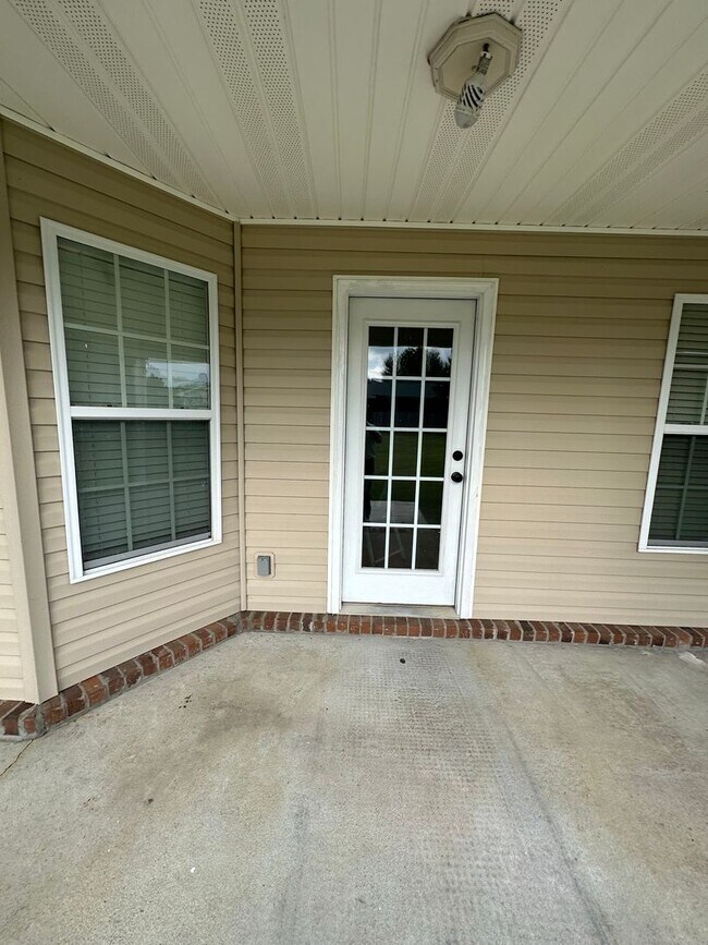 Building Photo - 789 Spence Dr