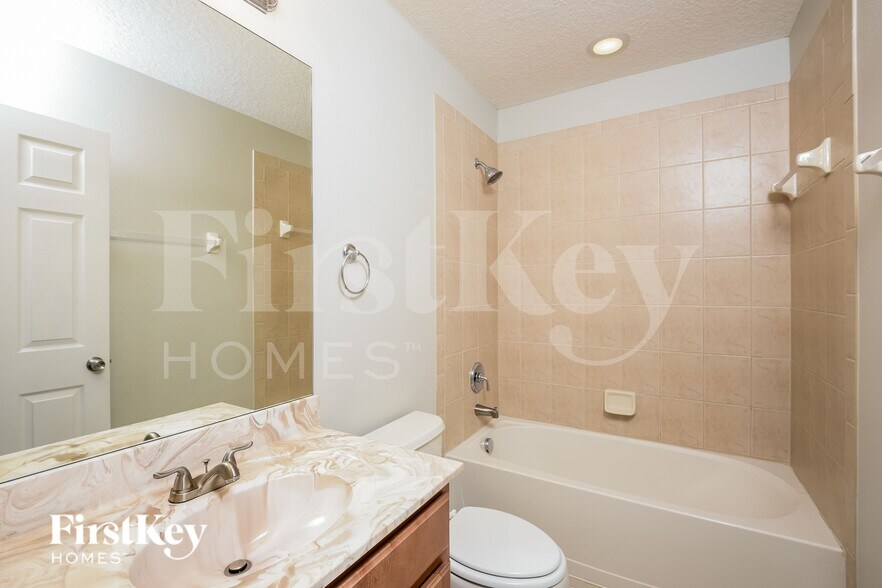 Building Photo - 9576 Silver Buttonwood St