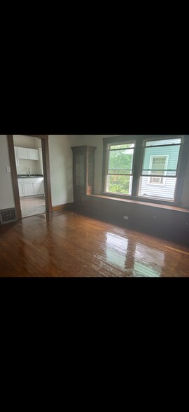 Building Photo - 1227 Cranford Ave