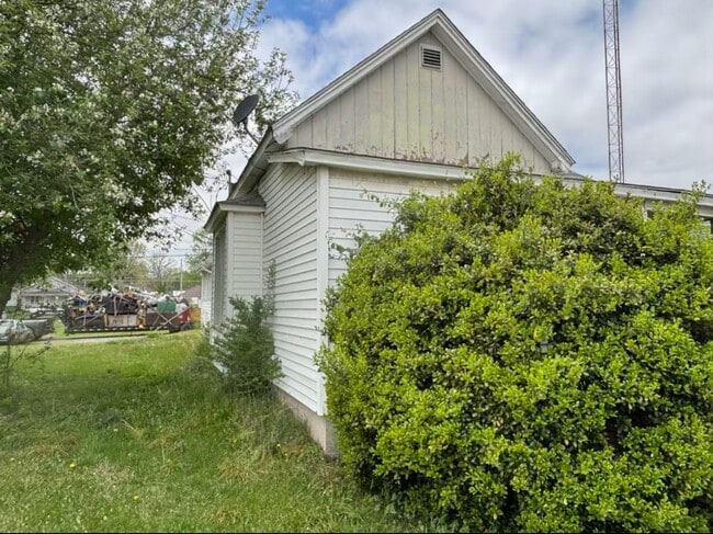 Building Photo - $290 Month $500 Down