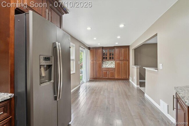 Building Photo - 500 Trombley Rd
