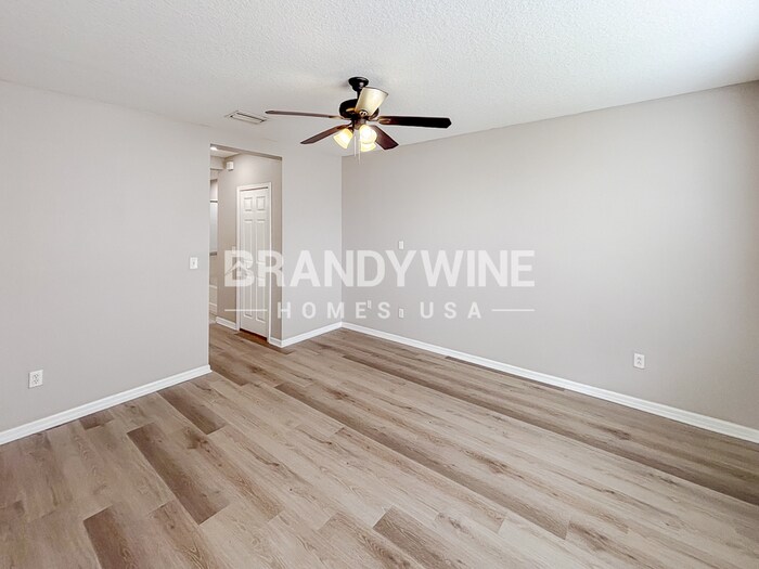 Building Photo - 9701 Carlsdale Dr