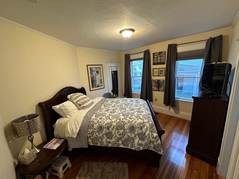 Building Photo - 40 Winthrop St