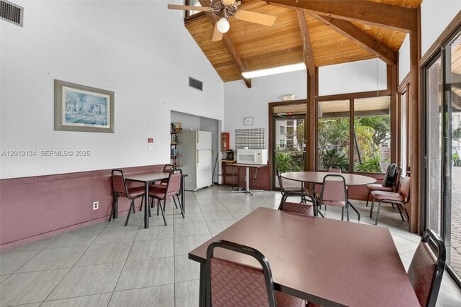 Building Photo - 9330 Lagoon Pl