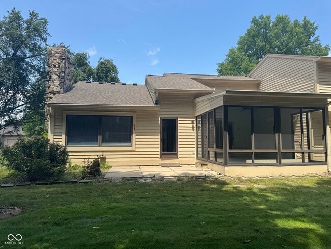 Building Photo - 329 Sandbrook Dr