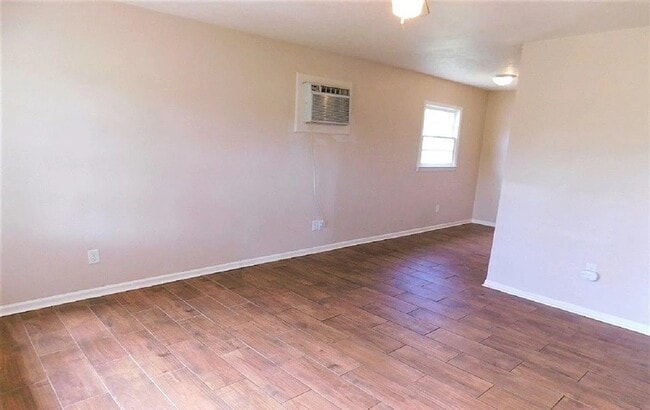 Building Photo - 1255 Rivercrest Dr