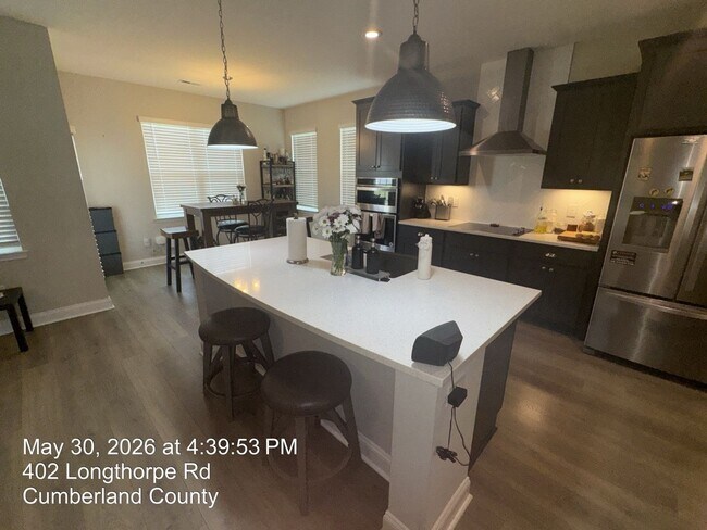 Building Photo - 402 Longthorpe Rd