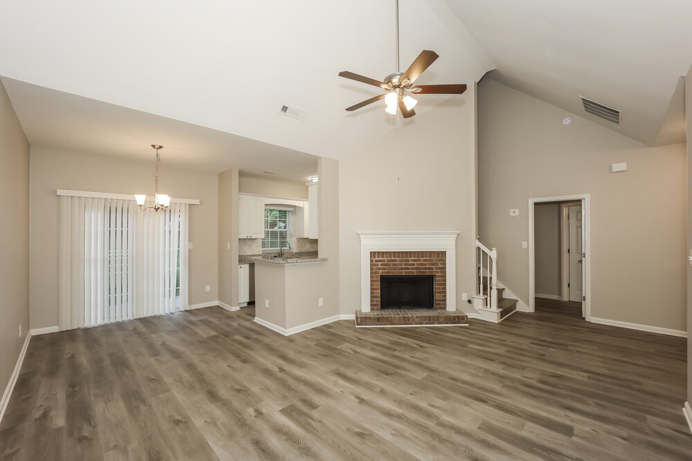 Building Photo - 542 N Fairfield Dr