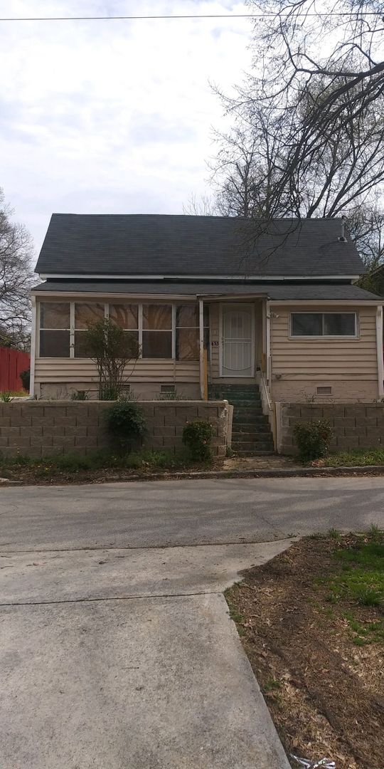 Primary Photo - Awesome Renovated 2 Bedroom 1 Bath House F...