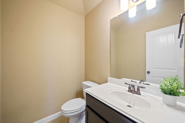 Building Photo - Executive-Style Home Now Available in Alam...
