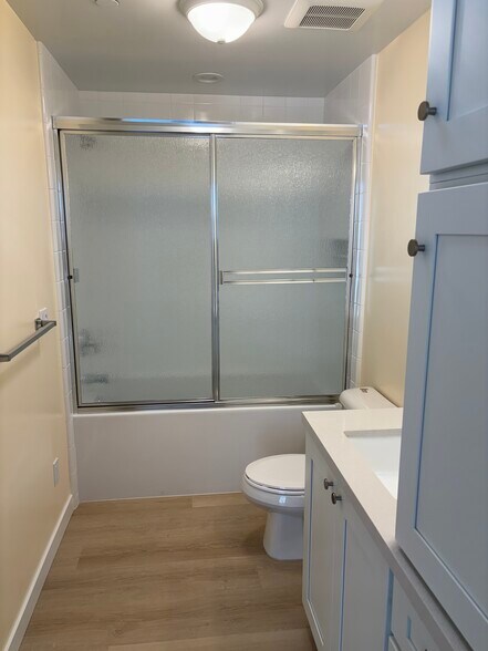 Building Photo - 328 Jordan Ave