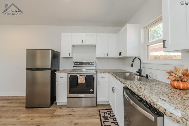 Building Photo - 103 Margaret St