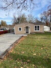 Building Photo - Spacious 3-Bedroom, 1-Bath Home - East Side Location