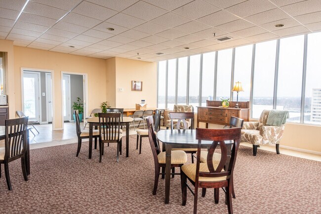 Building Photo - 355 S Broadway