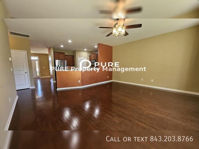 Building Photo - Spacious 5 Bed 4.5 Bath - Available NOW!