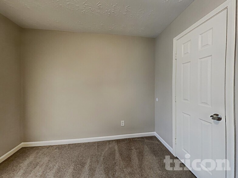 Building Photo - 24118 Skywing Ct