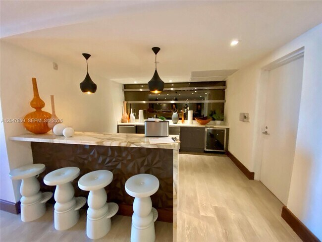 Building Photo - 300 Sunny Isles Blvd