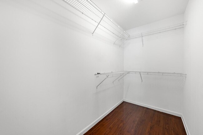 Building Photo - 2415 Clock Face Ct