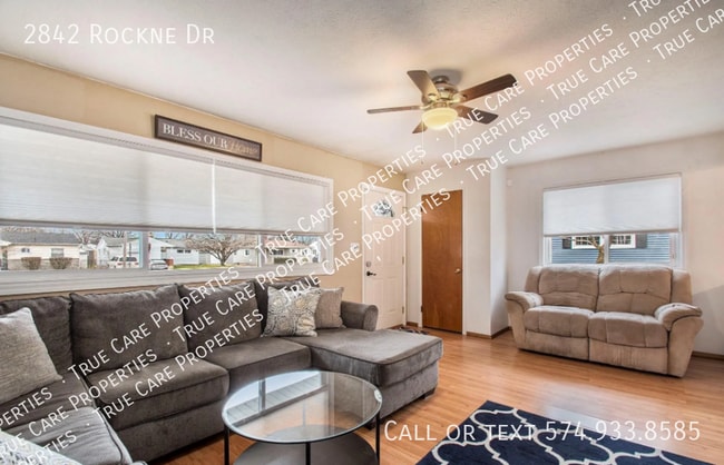 Building Photo - 2842 Rockne Dr