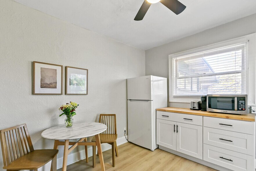 Building Photo - 1073 N Downing St