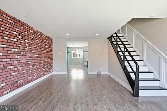 Building Photo - 6623 Tabor Ave