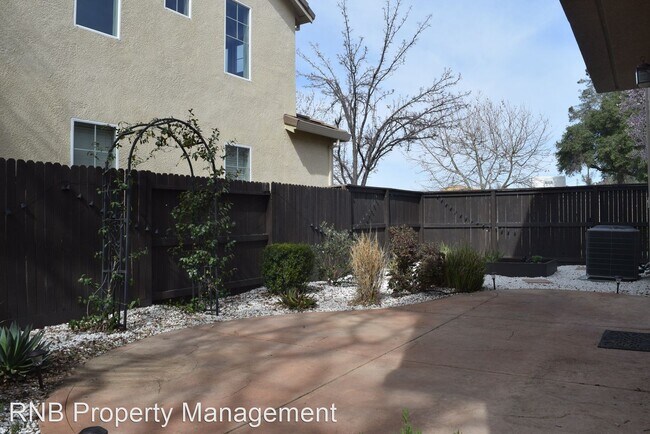 Building Photo - 4 br, 2.5 bath House - 5700 Lavender Court