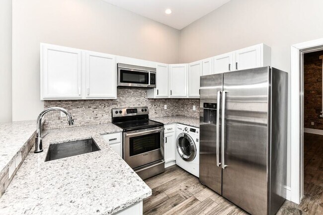 Building Photo - 1227 15th St NW