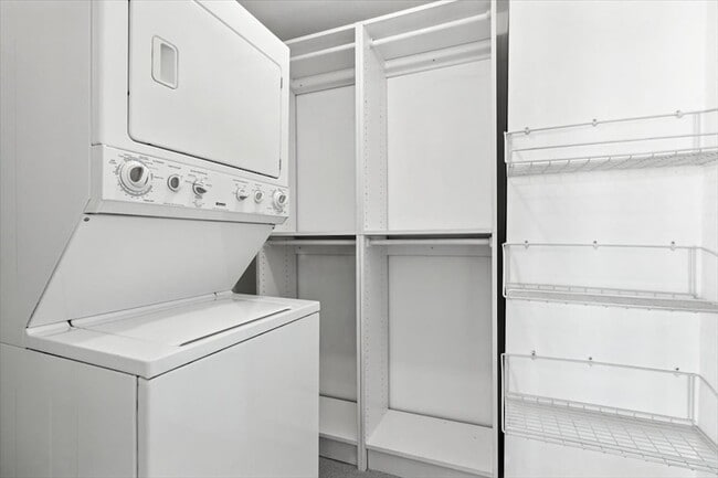 Building Photo - 197 8th St