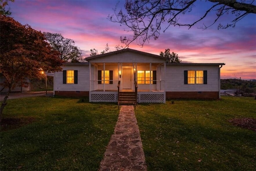 Building Photo - 372 Porter Springs Rd