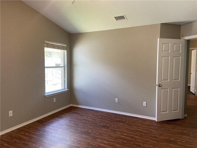 Building Photo - 1513 Big Bend Dr