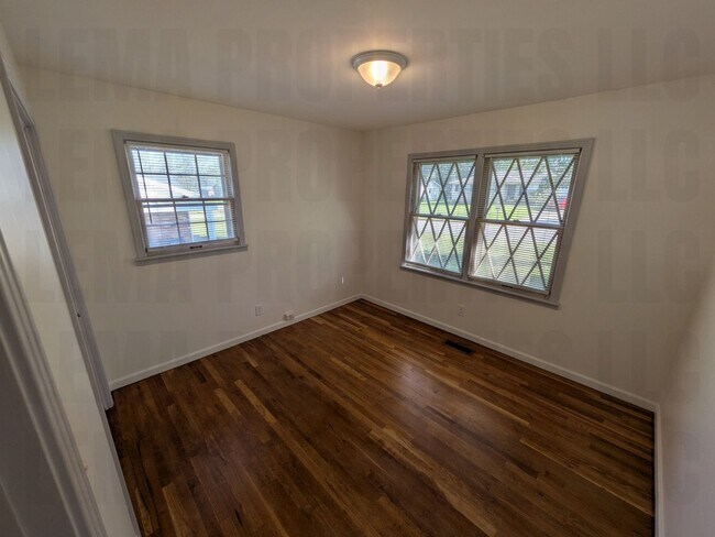 Building Photo - 4612 Daugette Dr NW