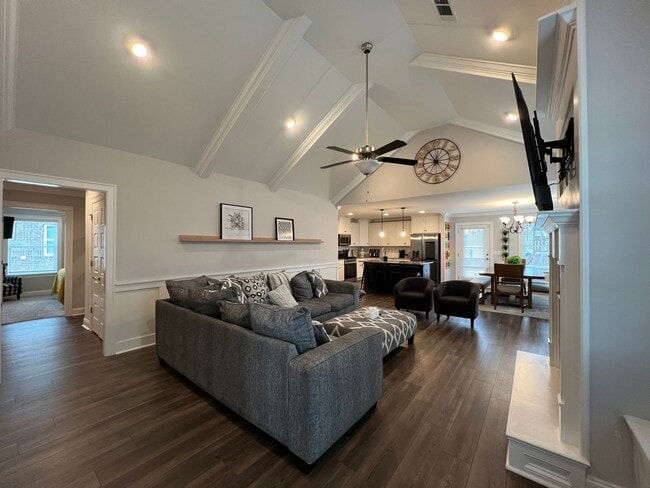 Building Photo - Available July 1, 2026!