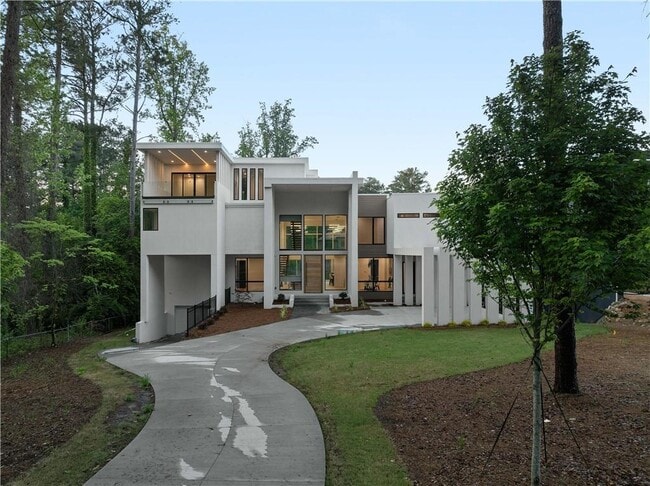 Building Photo - 2650 Fairoaks Rd