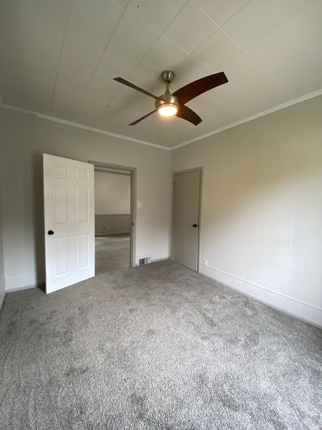 Building Photo - Perfect for you!