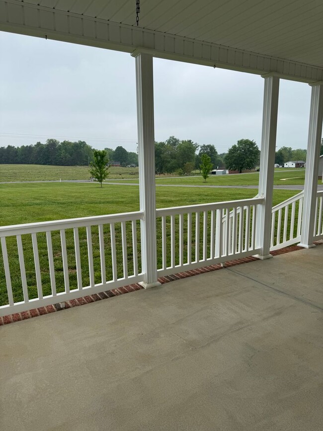 Building Photo - Charming 3 Bed, 2 Bath Home in Maiden – Pe...