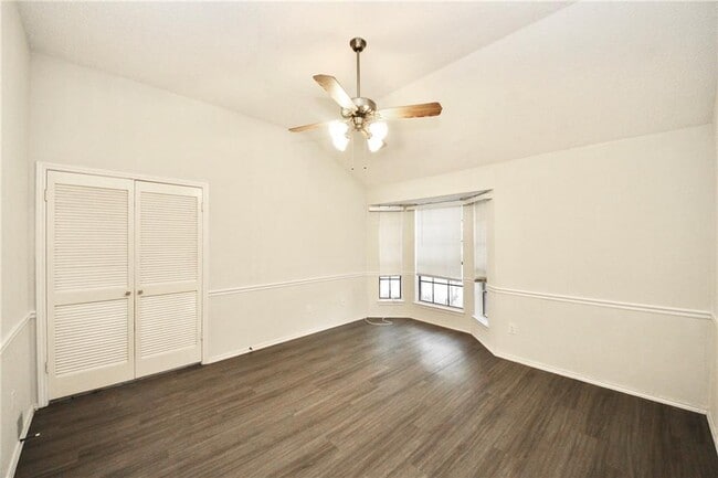 Building Photo - 8009 Cahill Dr