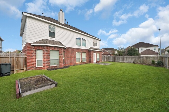 Building Photo - 18123 Memorial Falls Dr