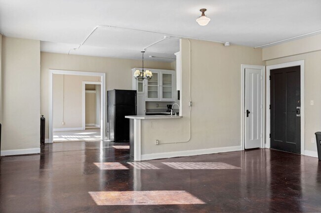 Building Photo - 111 E 16th St